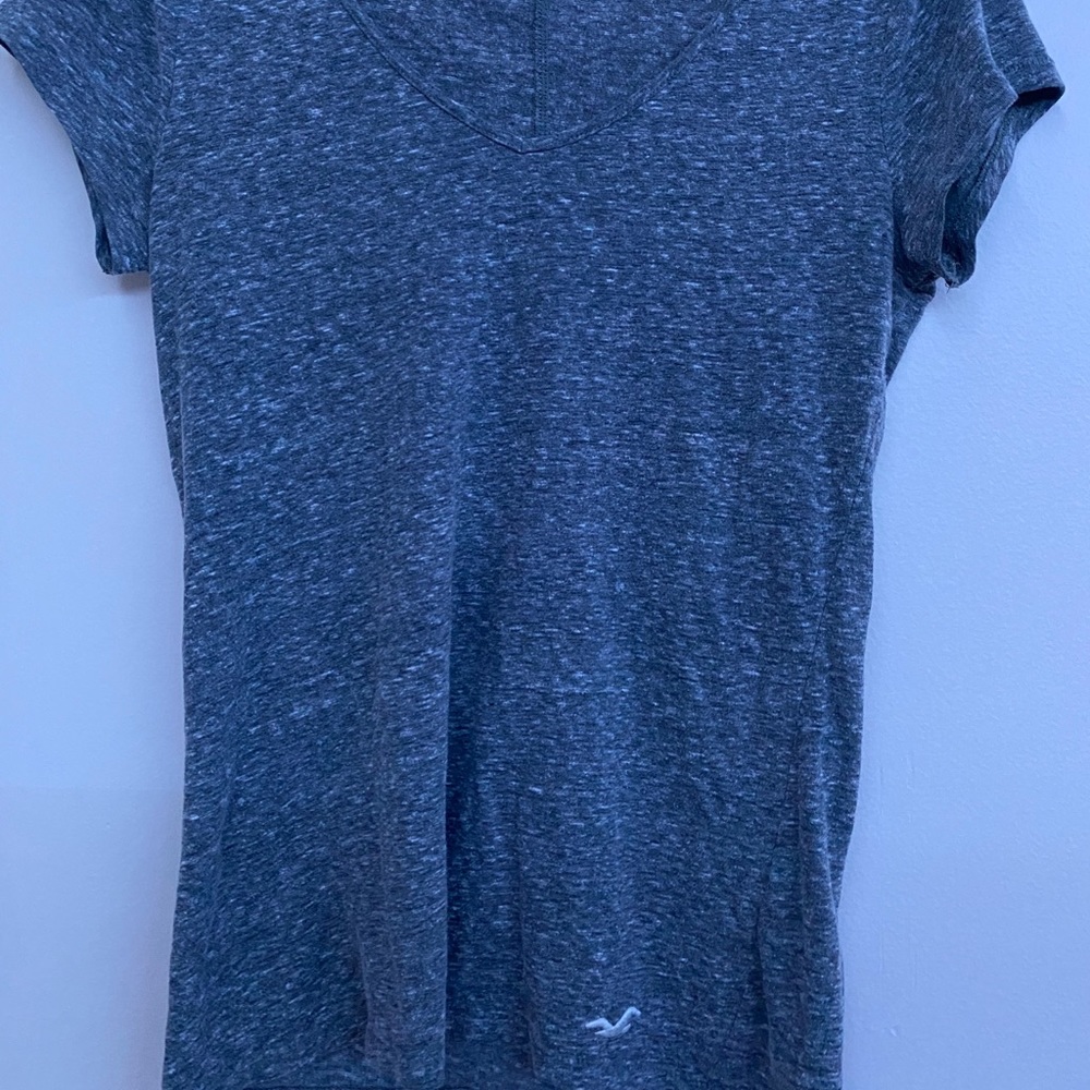 Hollister tee